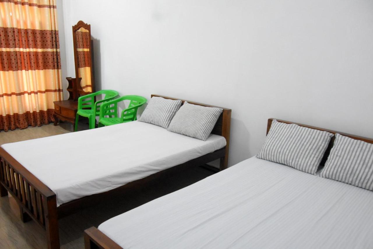 Green Mart Family Rest Anuradhapura Exterior foto