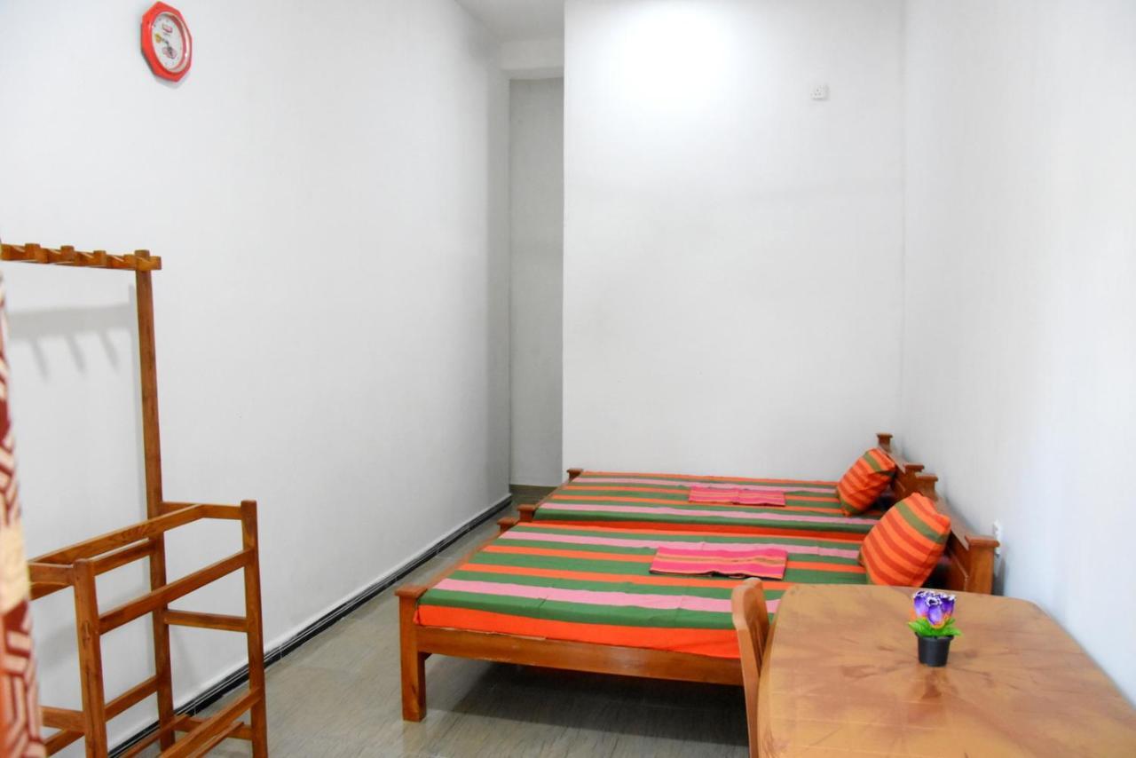 Green Mart Family Rest Anuradhapura Exterior foto