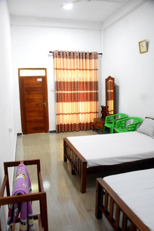 Green Mart Family Rest Anuradhapura Exterior foto