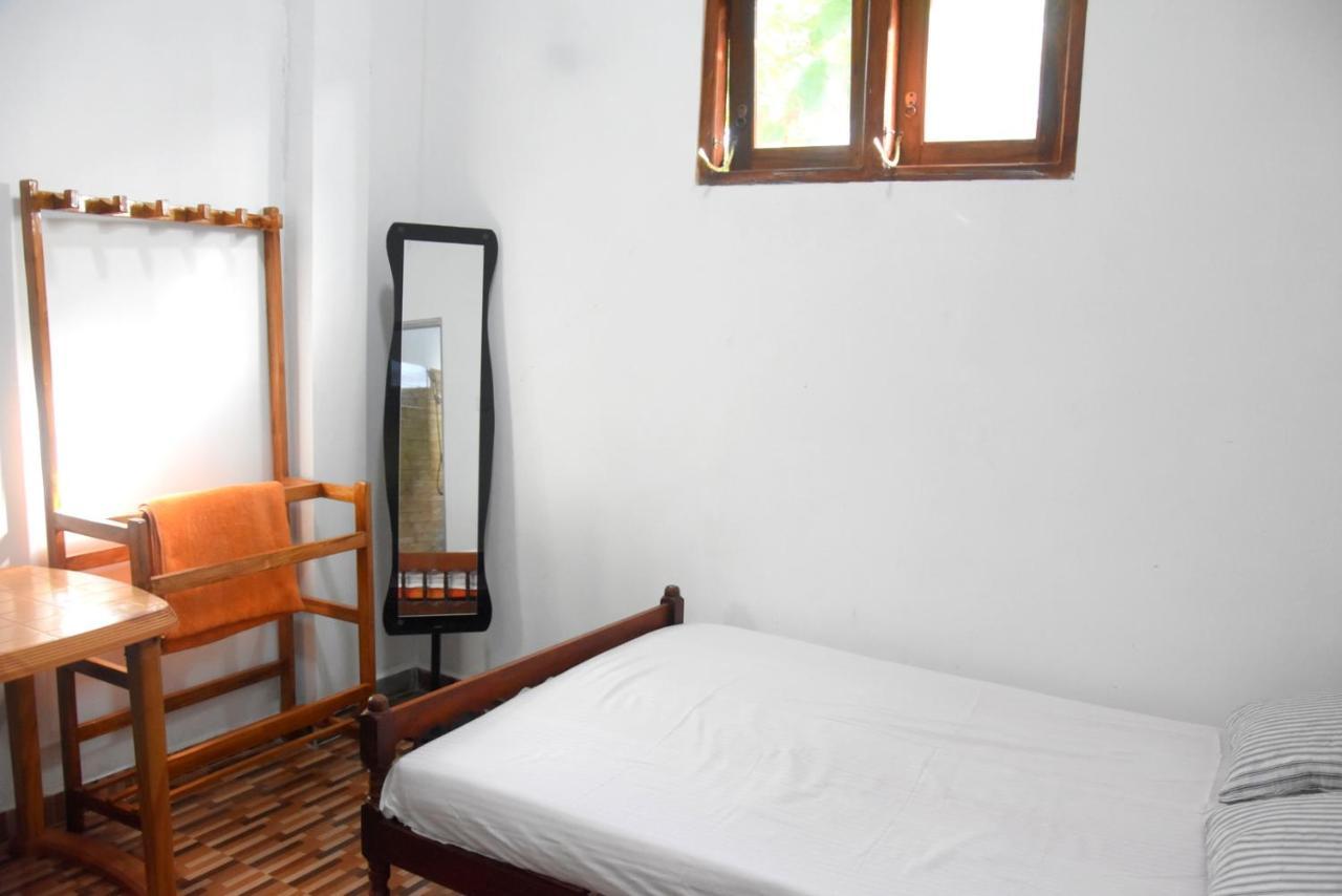 Green Mart Family Rest Anuradhapura Exterior foto