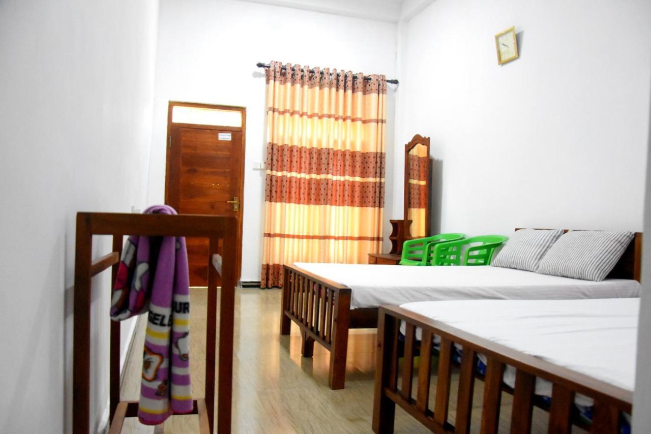 Green Mart Family Rest Anuradhapura Exterior foto