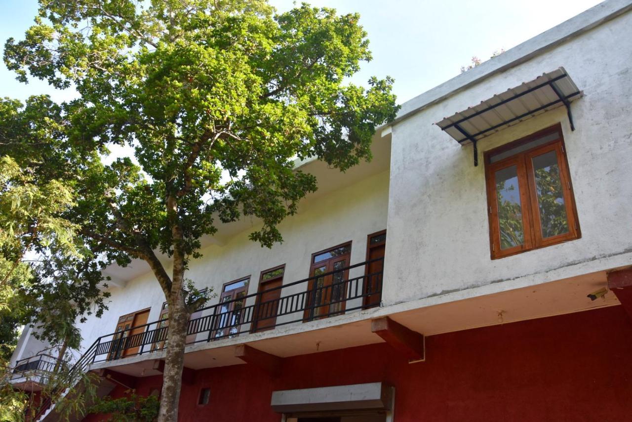 Green Mart Family Rest Anuradhapura Exterior foto